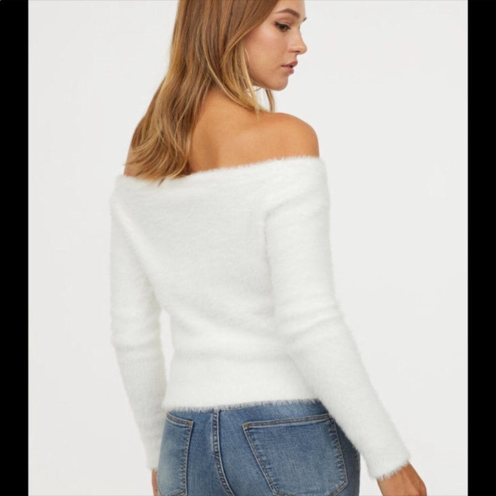Divided Off shoulder fuzzy sweater